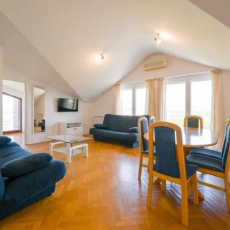 Apartman Lucas With Balconies