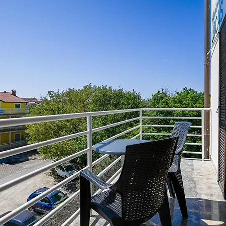 Lucas With Balconies Apartman