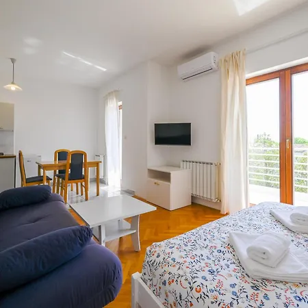 Apartman Lucas With Balconies *